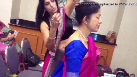 Hot Kannada MILF in Sleeveless Blouse and Navel Show