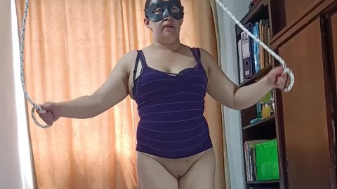 Zorra Latina Se Exhibe Para Los Amigos De su Marido en Halloween