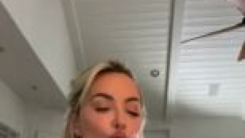 lindsey pelas nude livestream